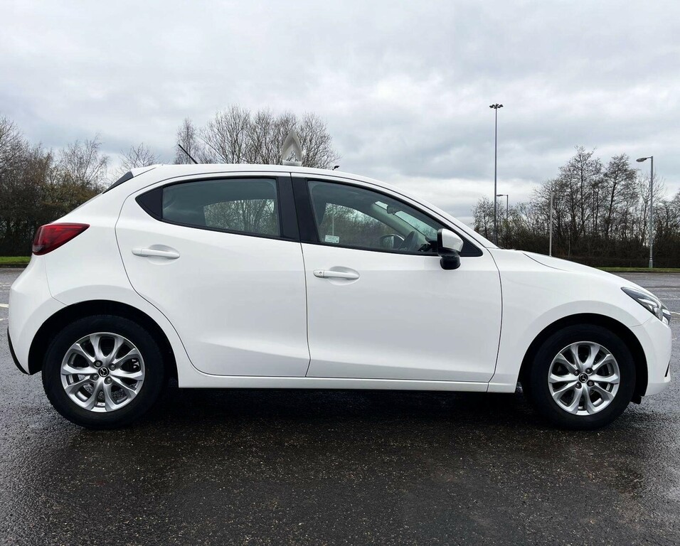 Mazda 2 1.5 Skyactiv-g Se Euro 6 Ss DK69HXC White #4