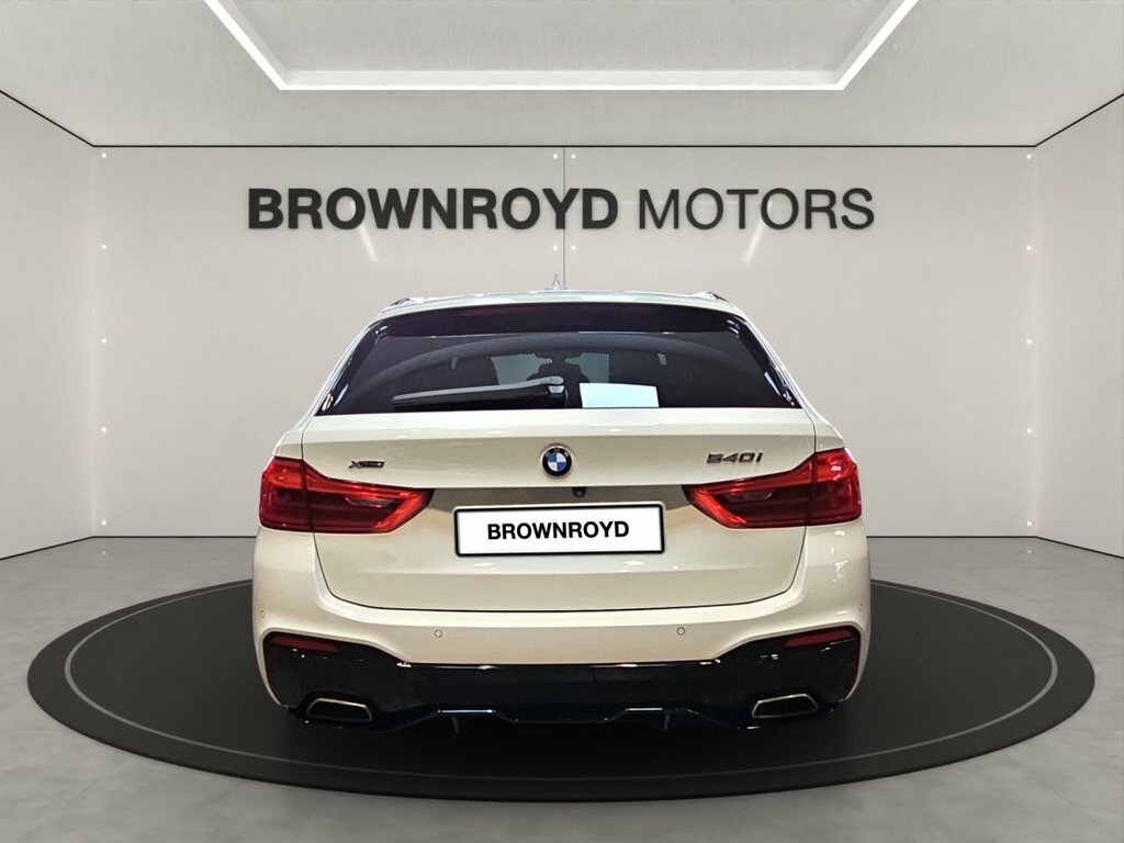 BMW 5 Series 3L M Sport YH18LKN White #4
