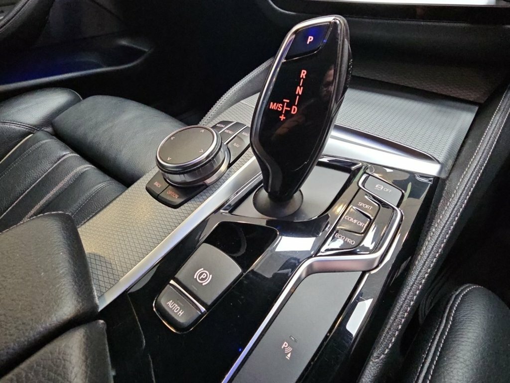 BMW 5 Series 3L M Sport YH18LKN White #3