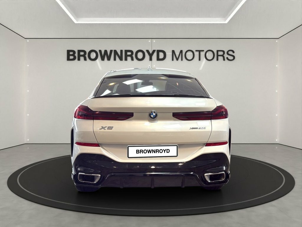 BMW X6 3L M Sport SM21UZF White #4