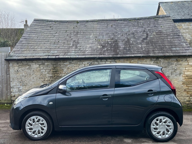 Toyota Aygo Vvt-i X-play VK19XPU Grey #6