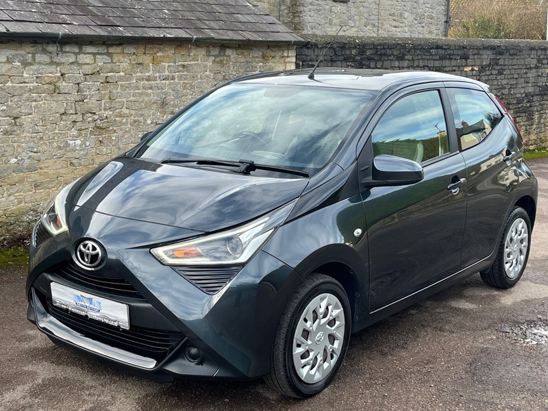 Toyota Aygo Vvt-i X-play VK19XPU Grey #2