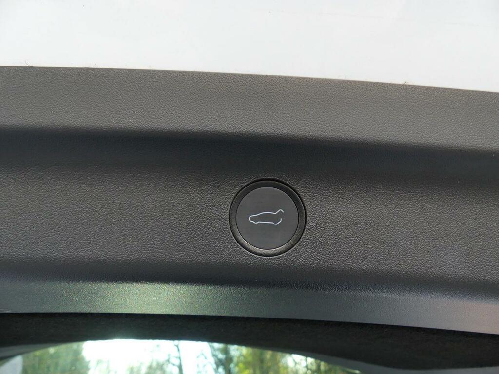 Tesla Model Y Tesla Model Y 7222 Long Range Awd AK72UAA White #3