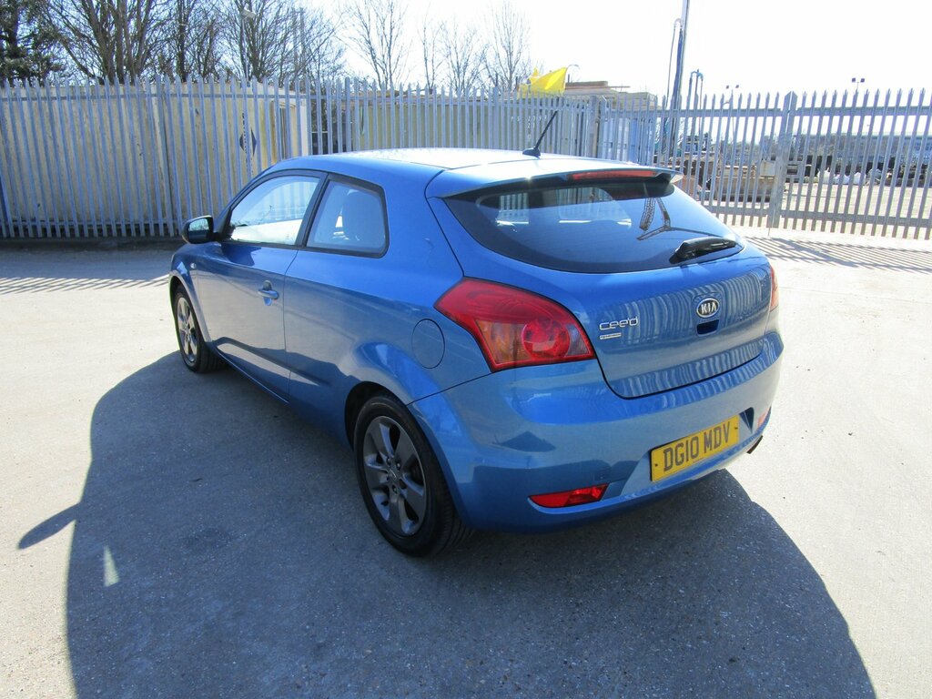 Kia Proceed Strike 3-Door, Long Mot Blue #2