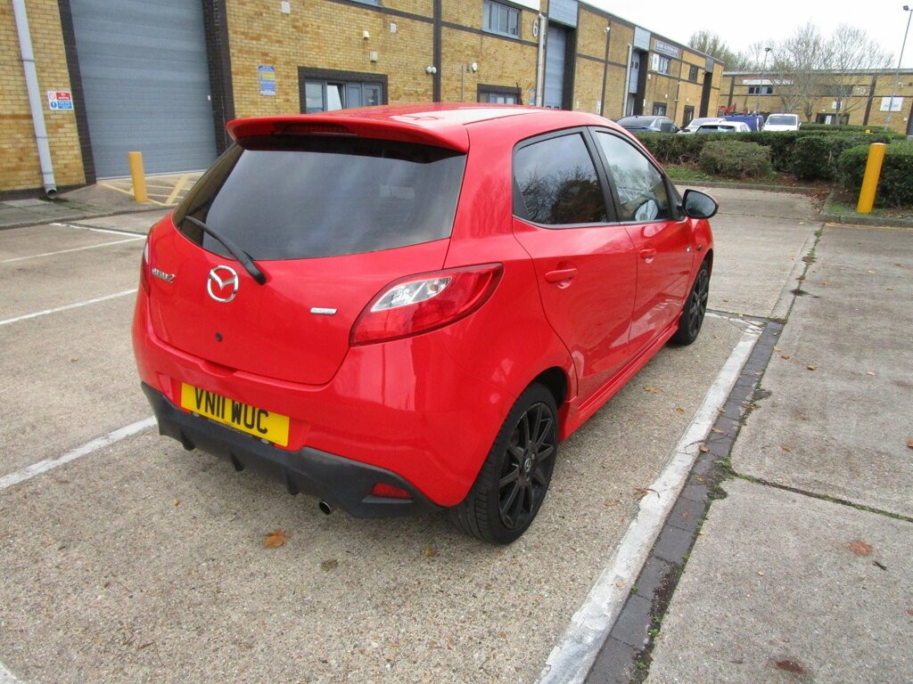 Mazda 2 1.3 Black Hatchback Euro 5 VN11WUC Red #4