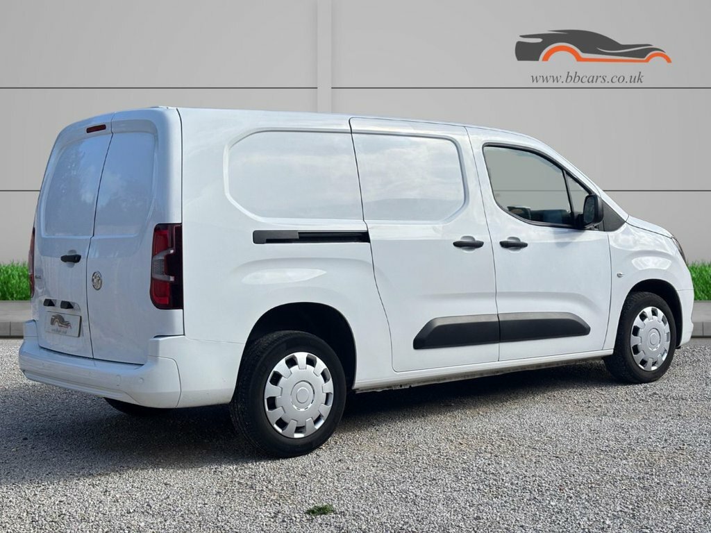 Vauxhall Combo 1.5L Sportive DY21OPG White #4