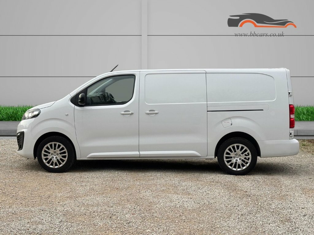 Vauxhall Vivaro 1.5L Pro 6Dr DV73RKE White #6