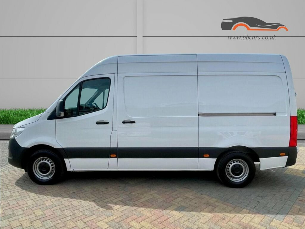 Mercedes-Benz Sprinter Mpv YJ71CVP White #2