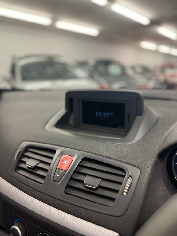 Renault Megane 1.6L Dynamique Tomtom Black #2