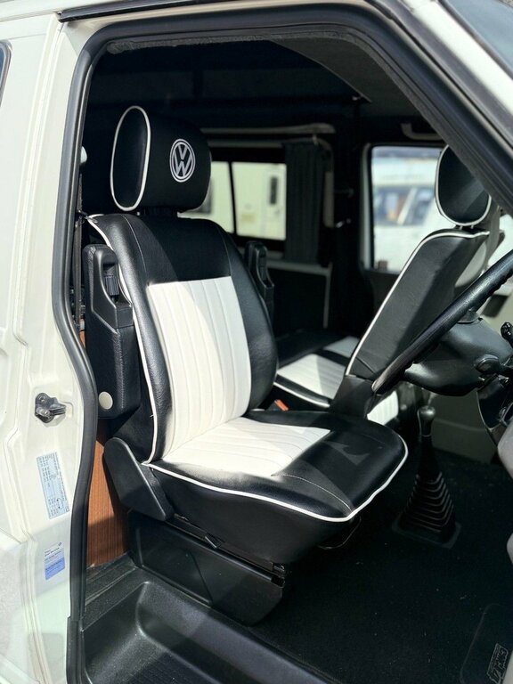 Volkswagen Transporter 2.5L Special 888 White