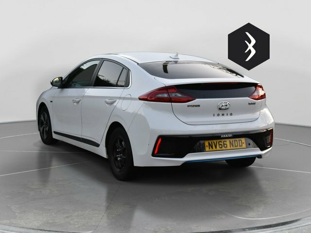 Hyundai Ioniq 1.6 H-gdi Premium Hatchback Hybrid Dct NV66NDD White #5