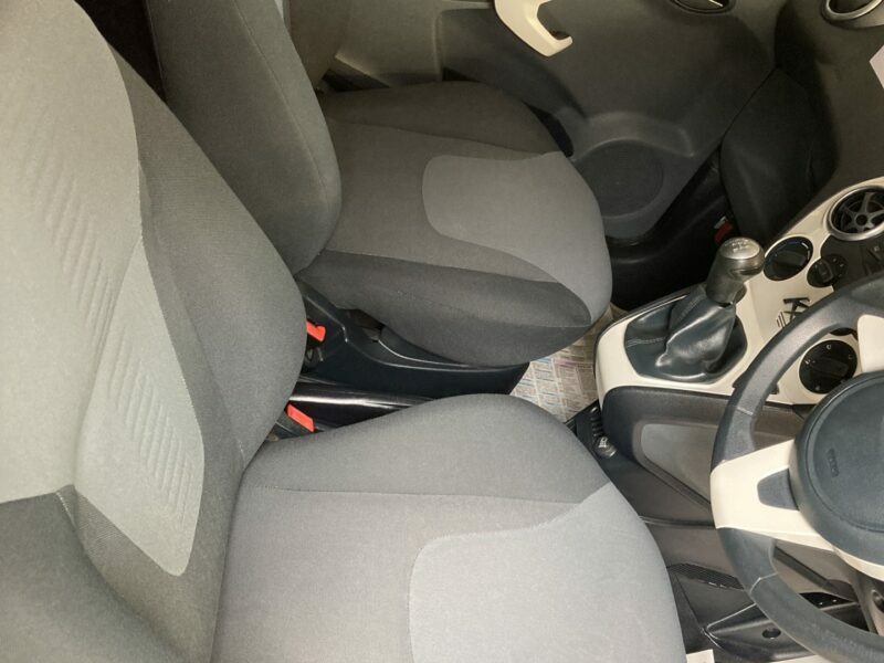 Ford KA Hatchback CE09UBR Red #4