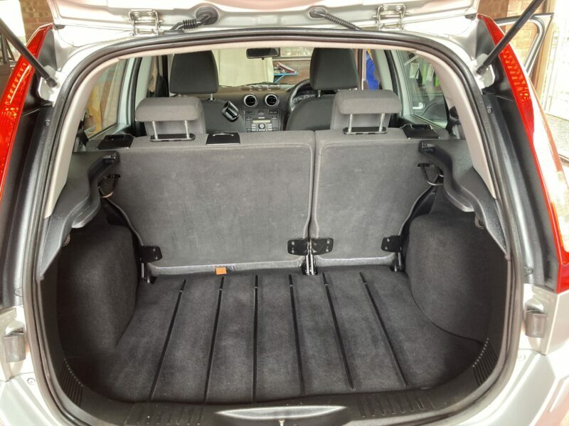 Ford Fusion Hatchback WG07PZU Silver #3