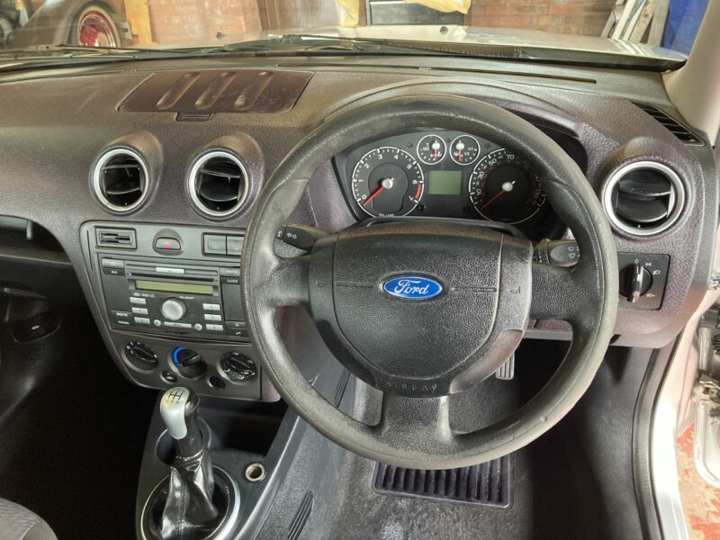 Ford Fusion Hatchback WG07PZU Silver #5