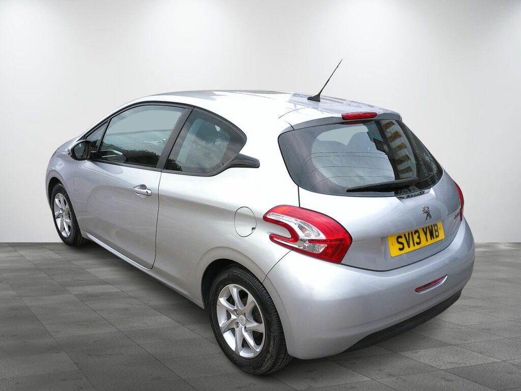 Peugeot 208 1.2L Active Hatchback Euro 5 82 SV13YWB Silver #2