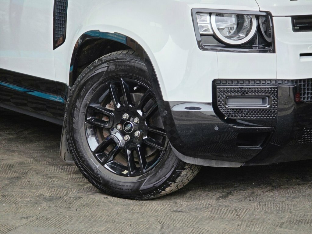 Land Rover Defender 3L X-dynamic S SC71HCG White #4