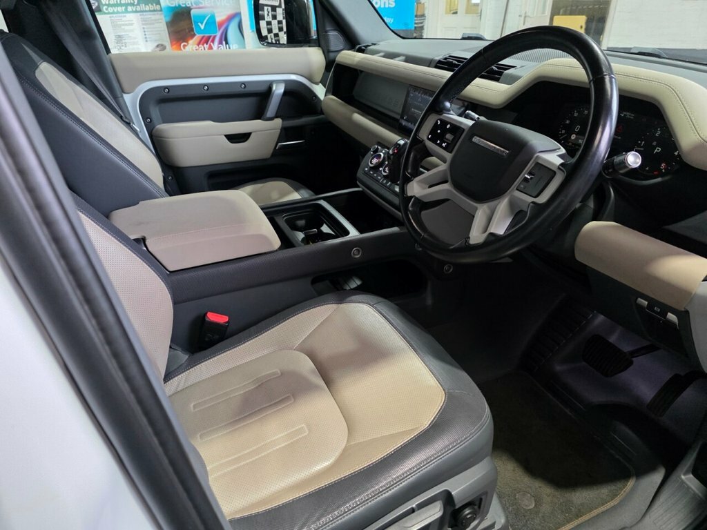 Land Rover Defender 3L X-dynamic S White