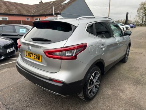 Nissan Qashqai N-connecta Dig-t DY67ZBW Silver #2