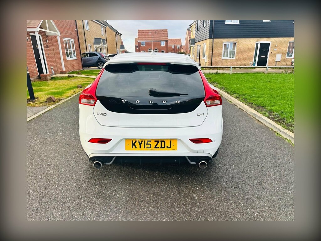 Volvo V40 2.0 D4 R-design Lux Nav Geartronic Euro 6 Ss KY15ZDJ White #5
