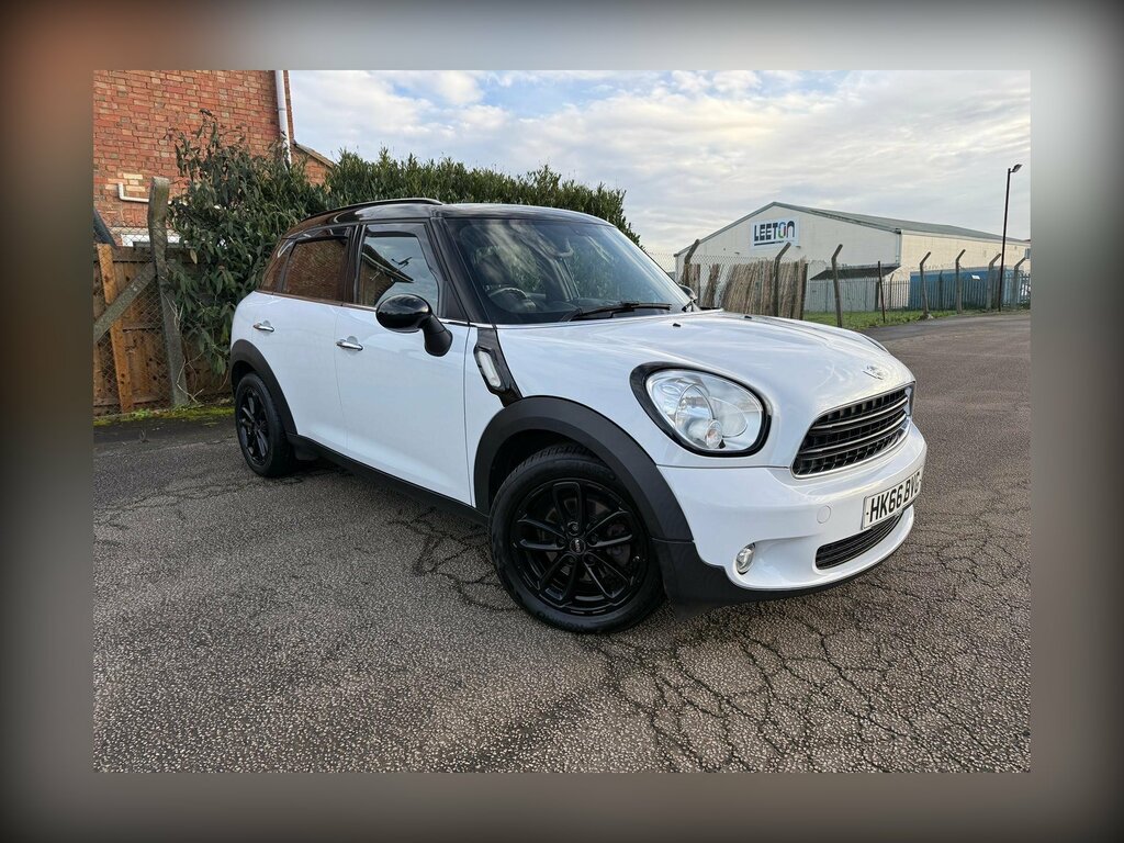Mini Countryman 1.6 Cooper D Euro 5 Ss HK66BVG White #2