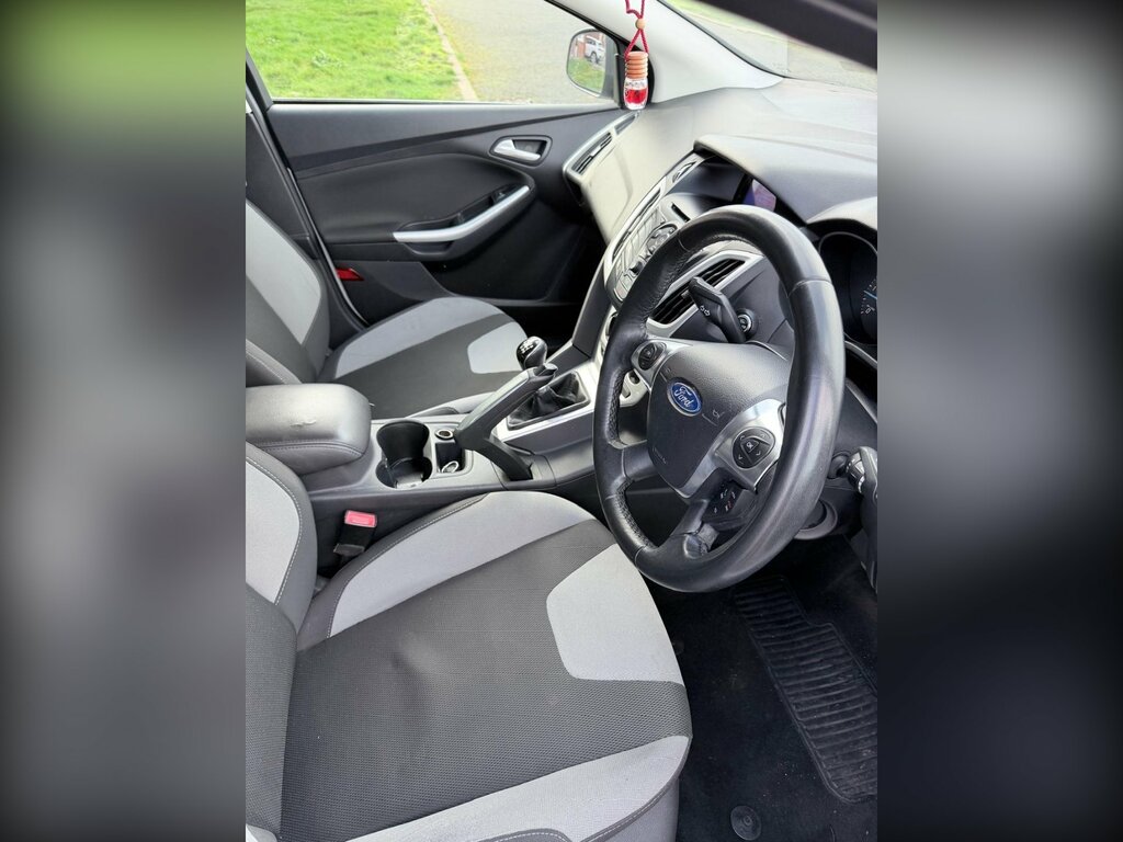 Ford Focus 1.6 Tdci Zetec S Euro 5 Ss SE12DHM White #3