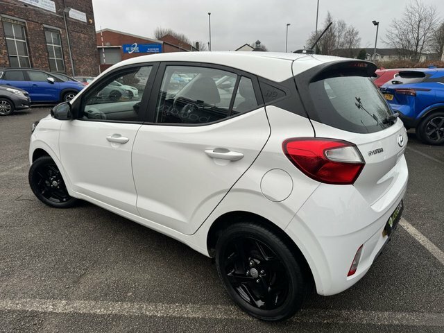 Hyundai I10 2022 1.0 Se Connect Hatchback GY72FVJ White #3