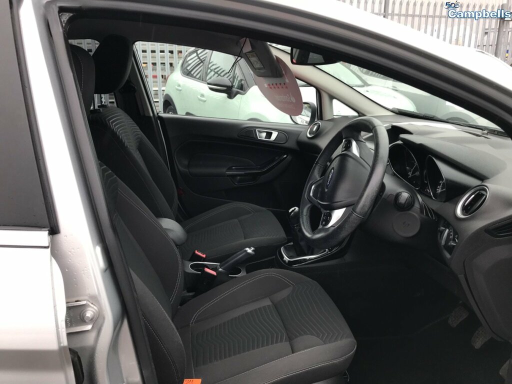 Ford Fiesta Hatchback 1.0 Titanium 2014 RO14YYH Silver #5