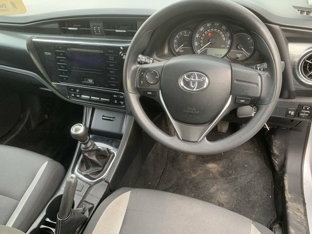 Toyota Auris 1.4 D-4d Active Touring Sports E Silver #6