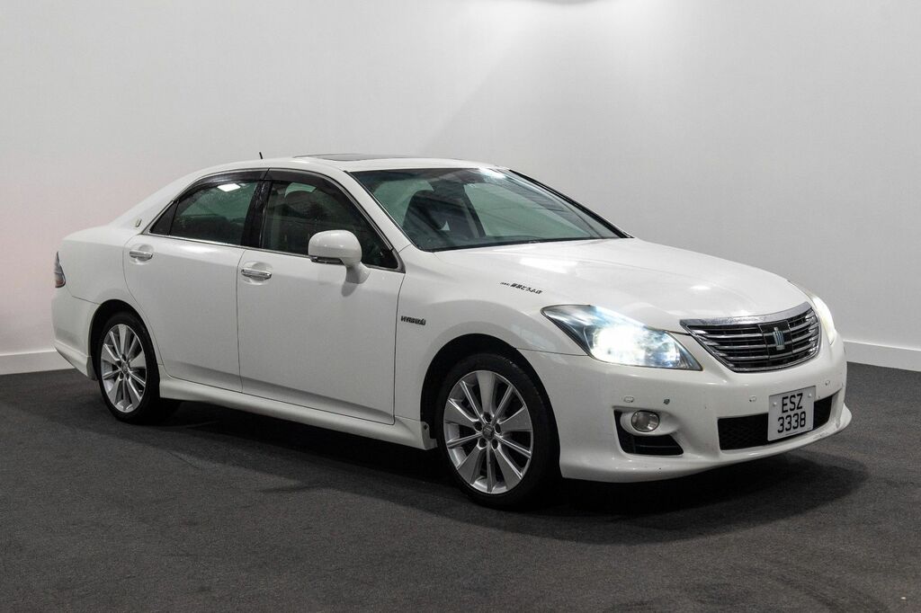 Toyota Crown Petrol Black #1