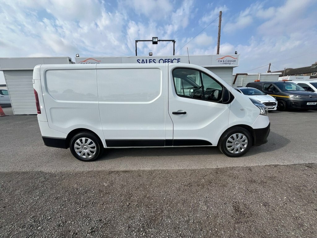 Renault Trafic Mpv YF70OJH White #5