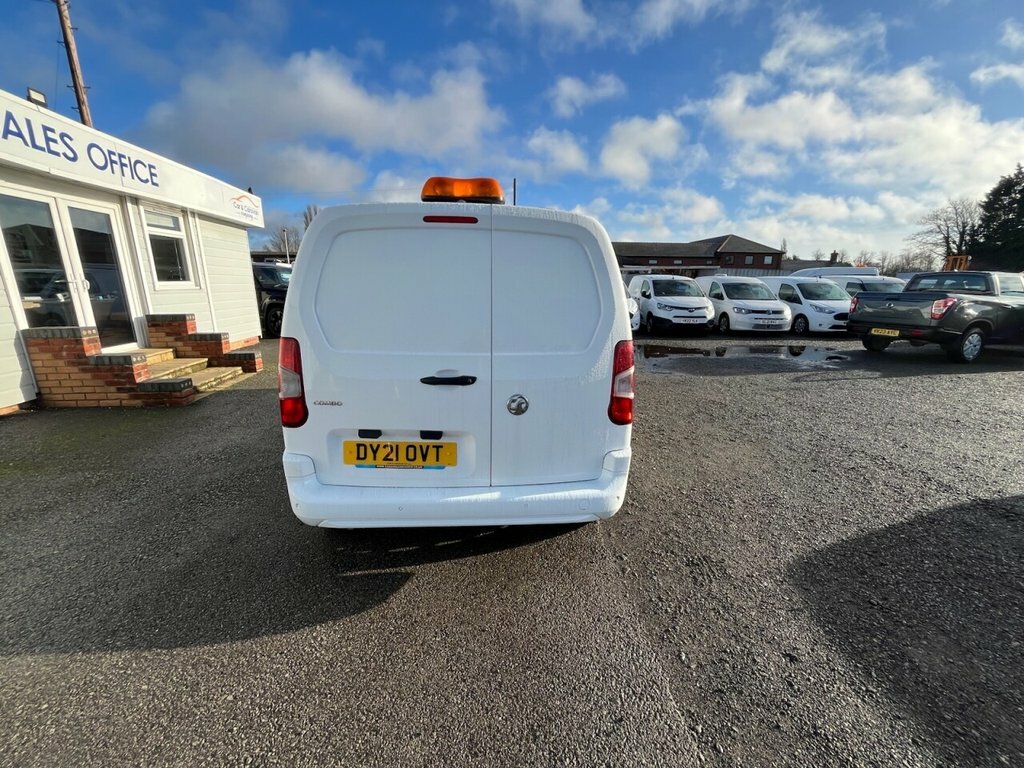 Vauxhall Combo 1.5L Sportive DY21OVT White #5