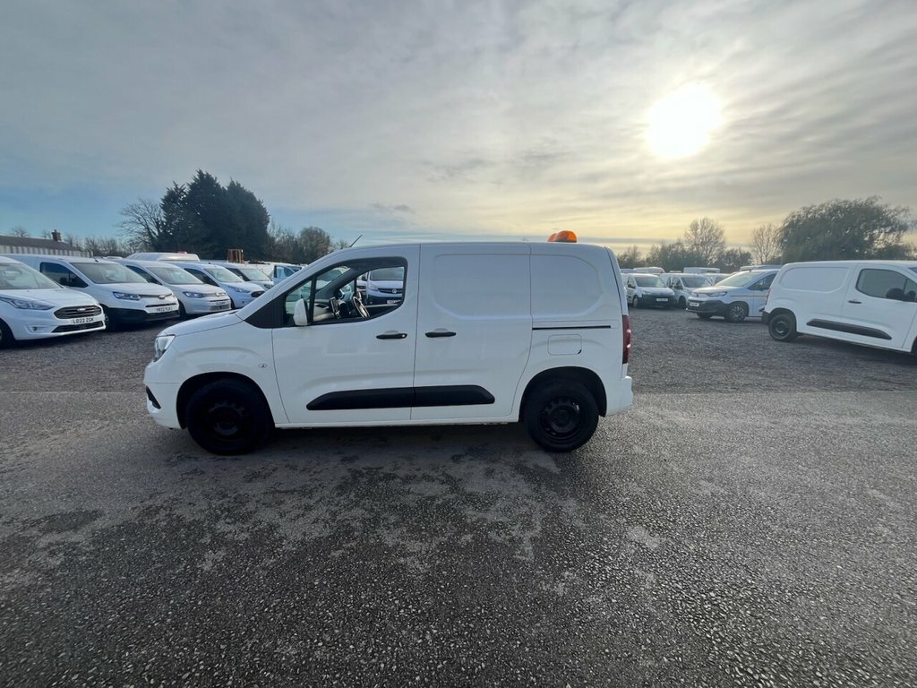Vauxhall Combo 1.5L Sportive DY21OVT White #3