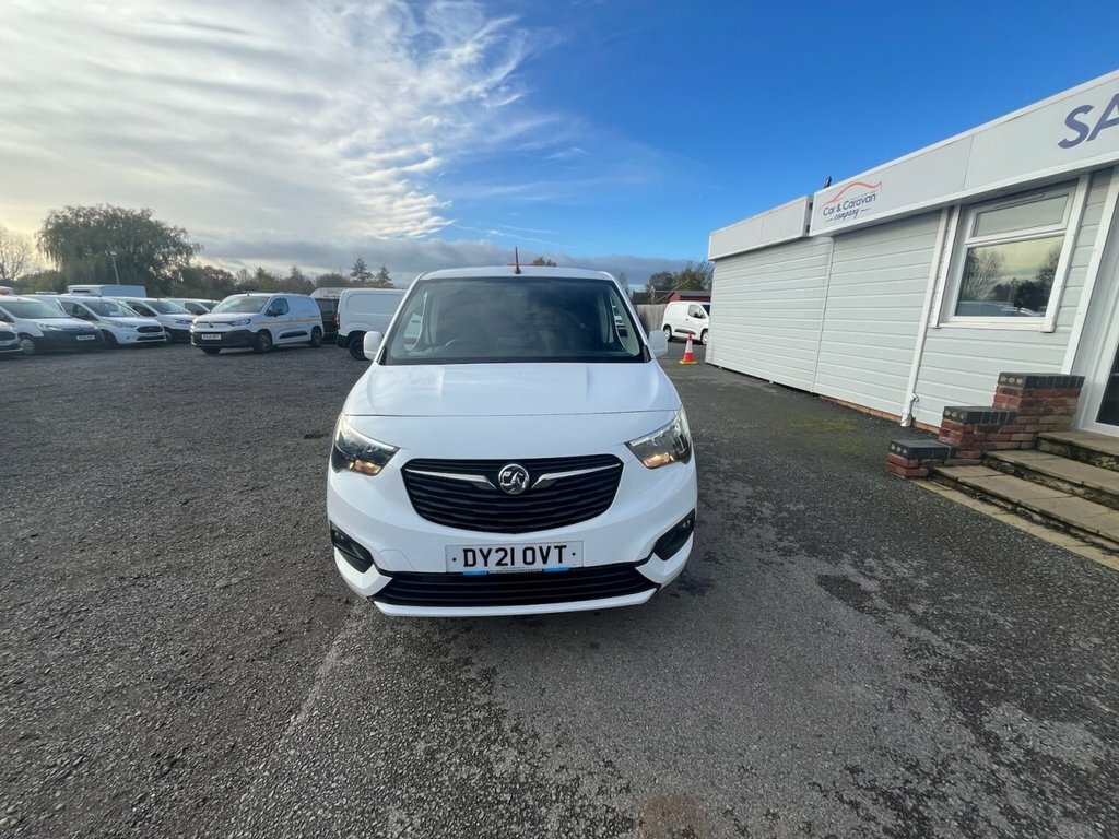 Vauxhall Combo 1.5L Sportive White