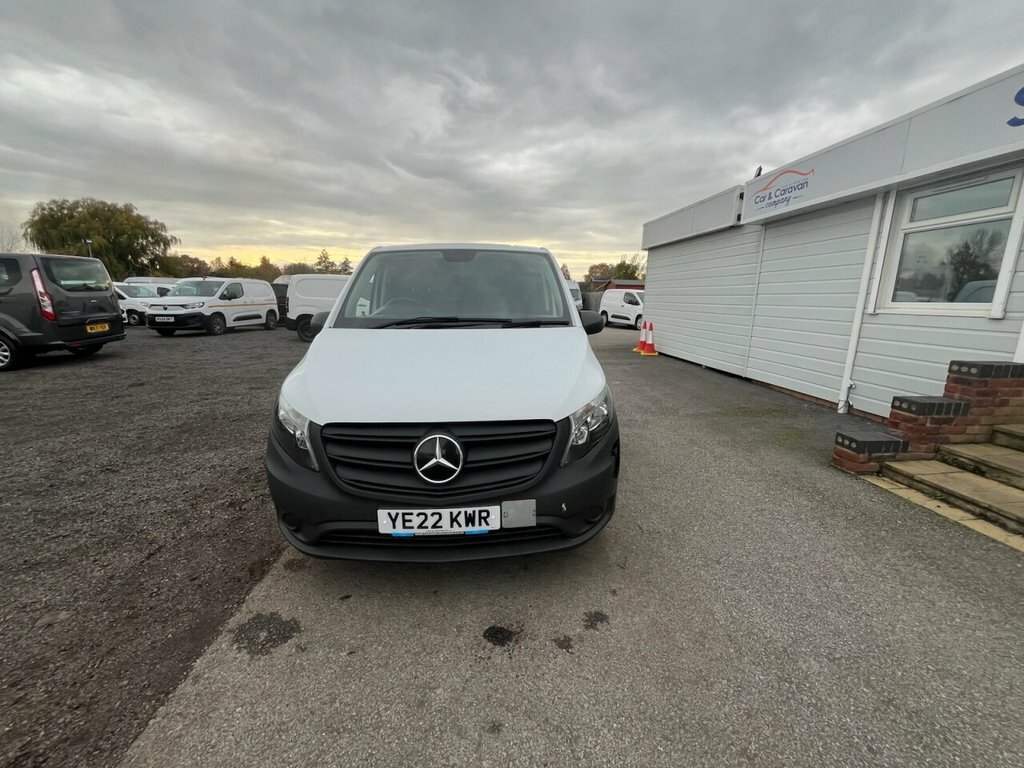 Mercedes-Benz eVito Mpv YE22KWR White