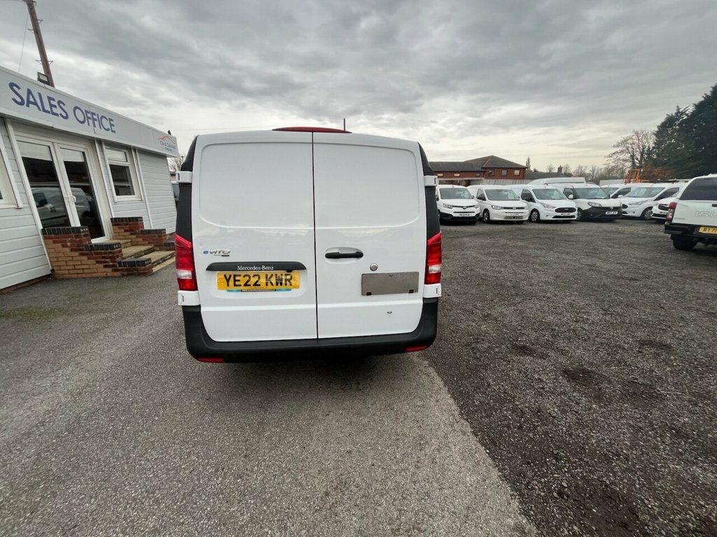 Mercedes-Benz eVito Mpv YE22KWR White #3