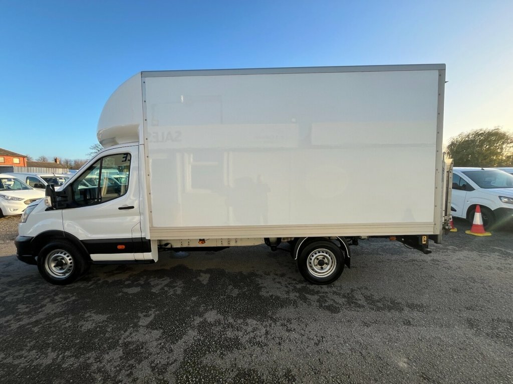 Ford Transit Custom 2L Leader WV22XJJ White
