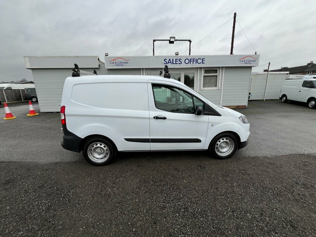 Ford Transit Courier 1L Leader YS71SWY White #3