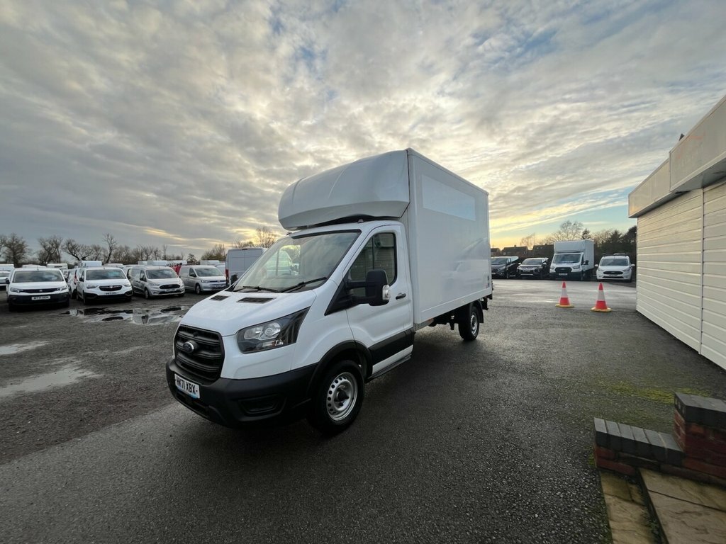 Ford Transit Custom 2L Leader HK71XBX White #4