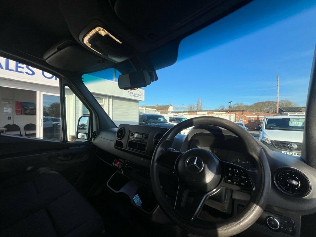 Mercedes-Benz Sprinter Diesel PO20WYJ White #5