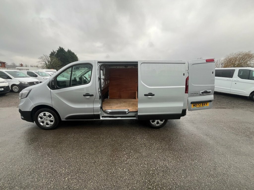 Renault Trafic 2L Business MD72BXY Grey #4