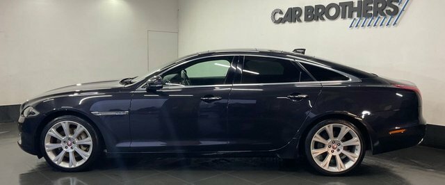 Jaguar XJ 3.0D V6 Portfolio Saloon Euro 6 S Black #3