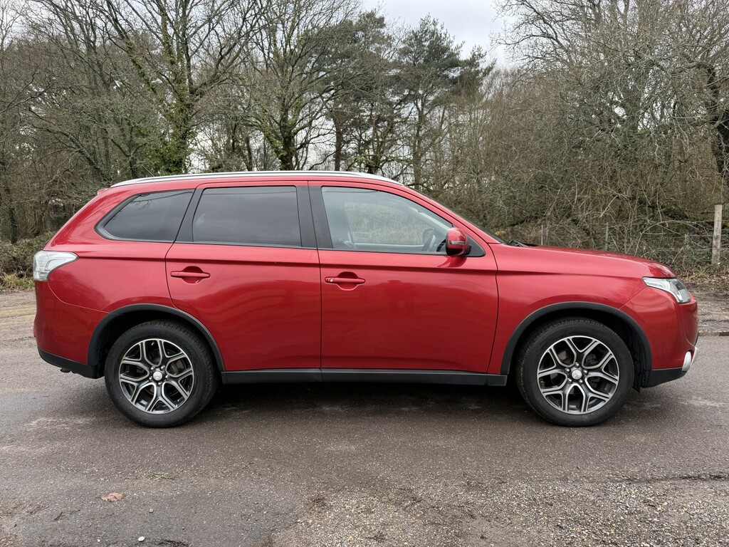 Mitsubishi Outlander 2.2 Di-d Gx3 2015 Red #4