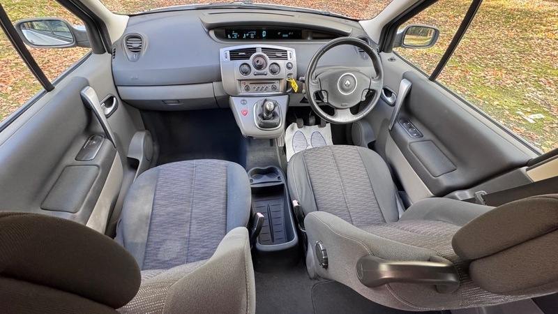 Renault Scenic Dynamique Vvt 111 Scenic Silver #2