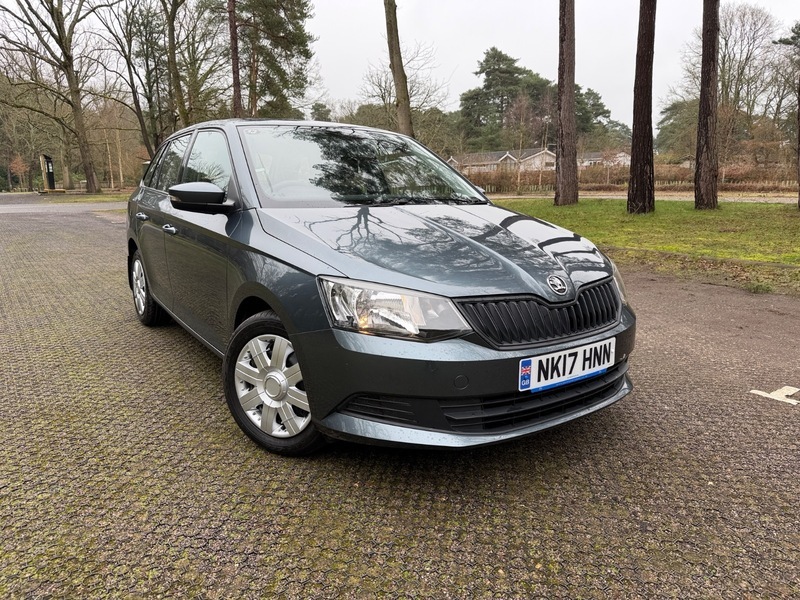 Skoda  1.5 Tsi 150Ps Se Act Dsg Hatchback Black #2