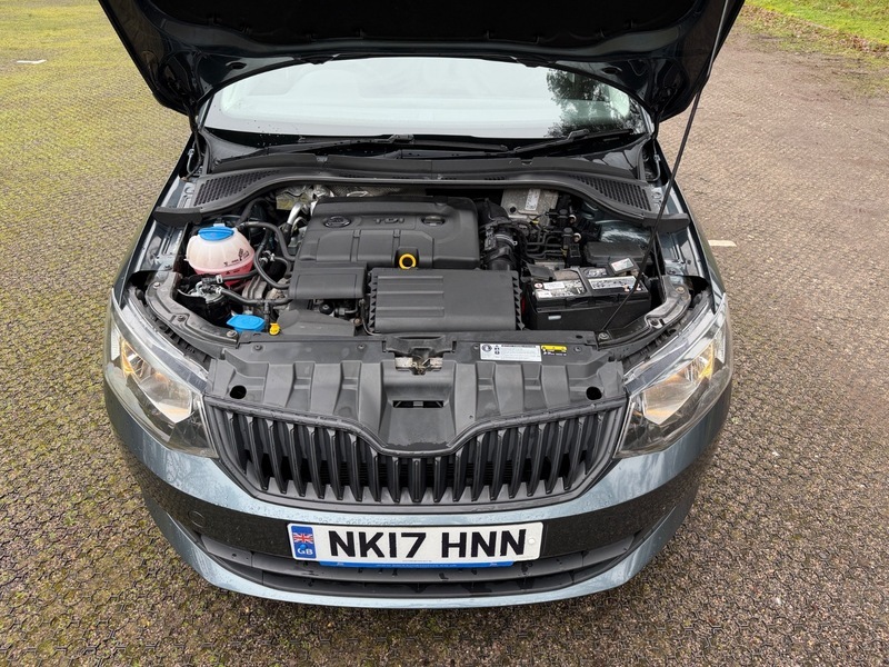 Skoda  1.5 Tsi 150Ps Se Act Dsg Hatchback Black #50