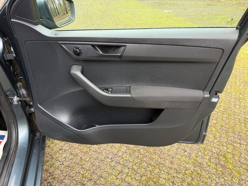 Skoda  1.5 Tsi 150Ps Se Act Dsg Hatchback Black #42