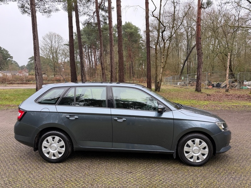 Skoda  1.5 Tsi 150Ps Se Act Dsg Hatchback Black #6