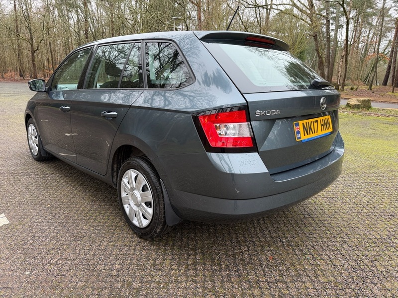 Skoda  1.5 Tsi 150Ps Se Act Dsg Hatchback Black #5