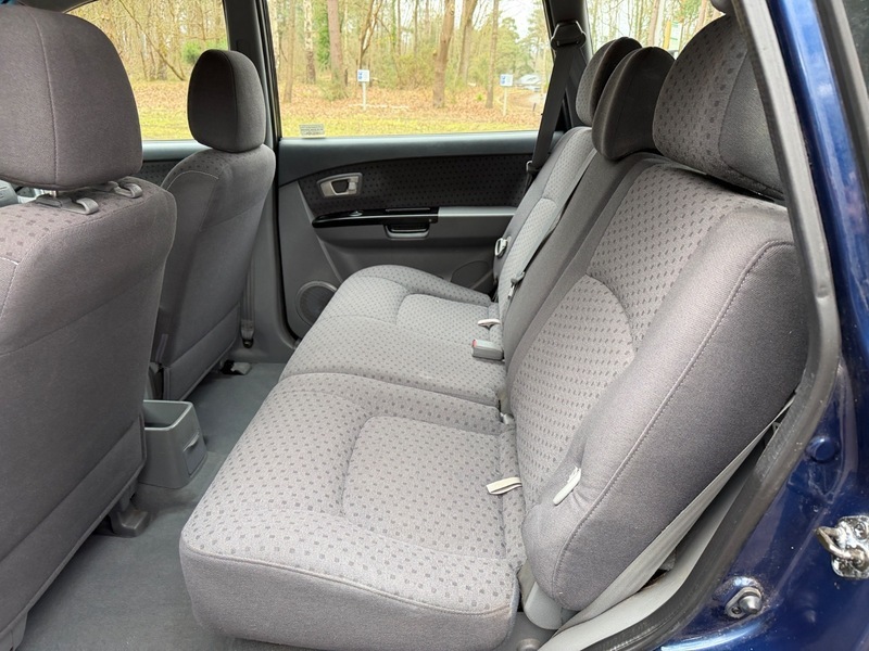 Kia Carens Ls Crdi Blue #17