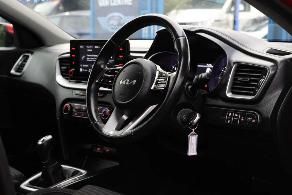 Kia Xceed 1.5 T-gdi 2 Euro 6 Ss WV23YAF Red #4